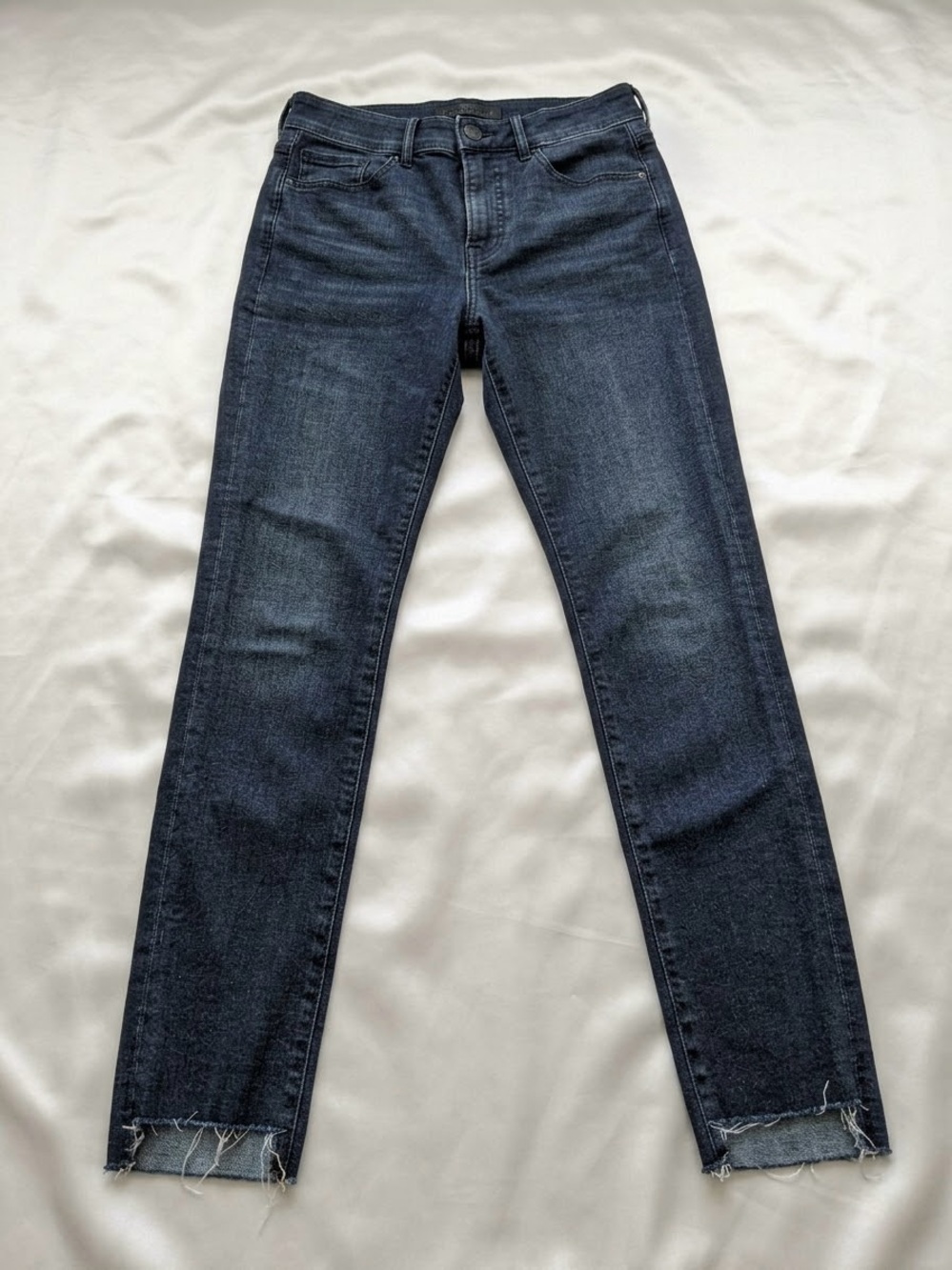 NEW Express Women’s Dark Wash Skinny Jeans Size 2- Raw Hem Denim
